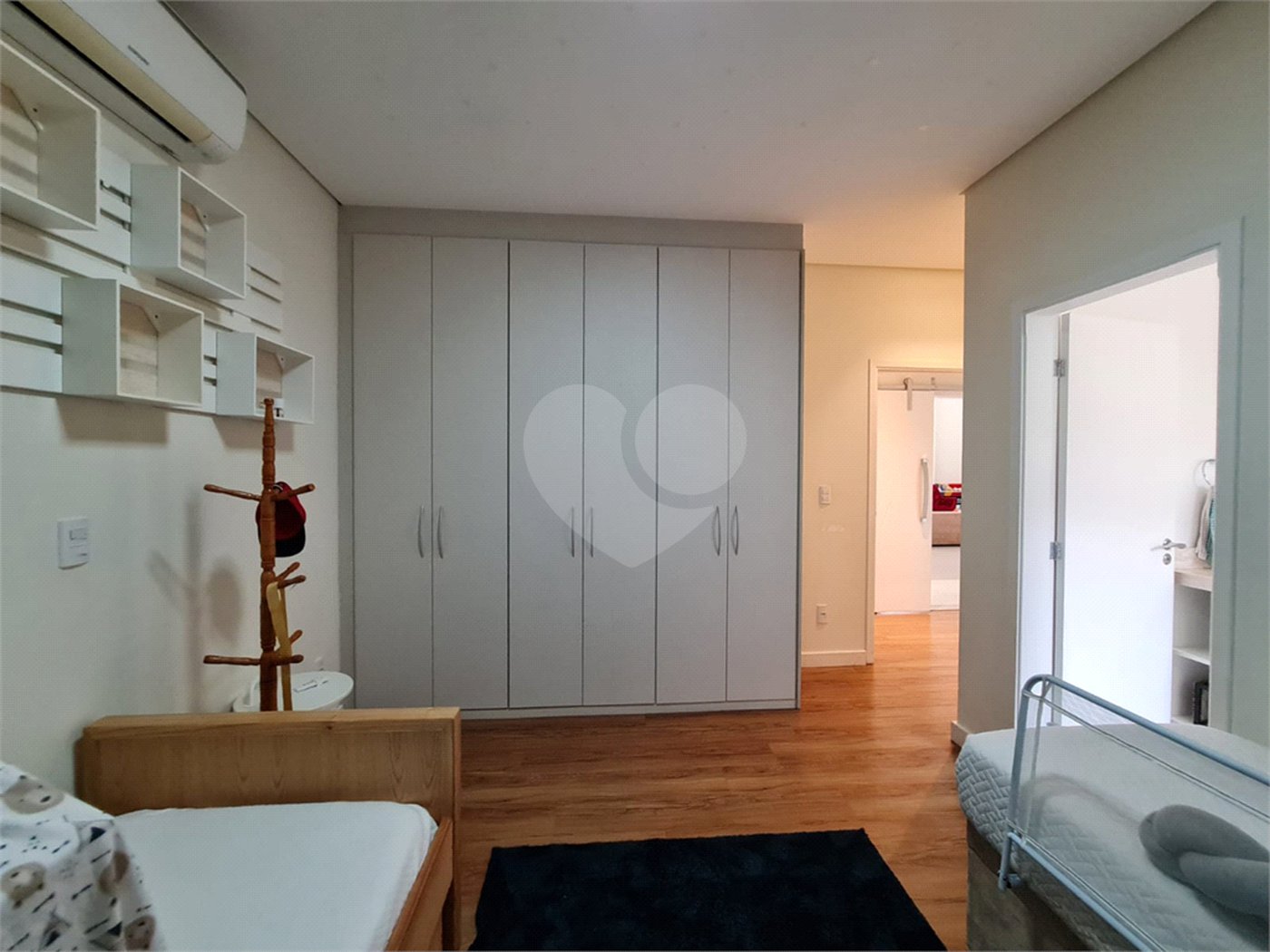 Casa à venda ou para alugar com 4 suítes no condomínio Residencial Jardim Primavera, Louveira - SP