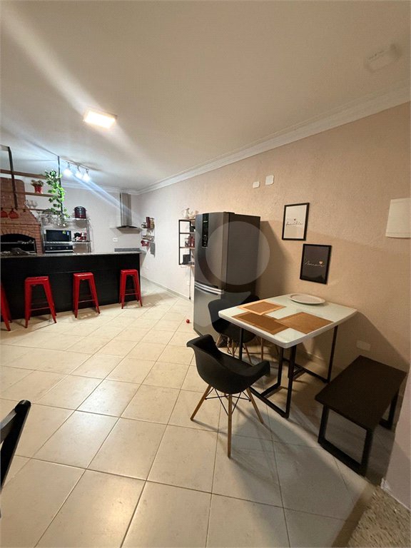 Sobrado à venda com 6 quartos, sendo 2 suítes, em Vila Áurea, Poá, SP