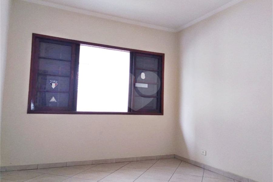 Sobrado à venda com 2 quartos em Vila Nivi, São Paulo, SP