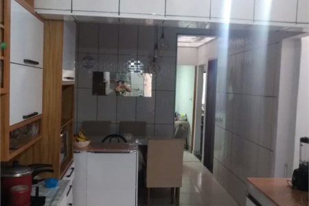 Casa à venda com 3 quartos, sendo 1 suíte, em Jardim Cris, São Paulo, SP