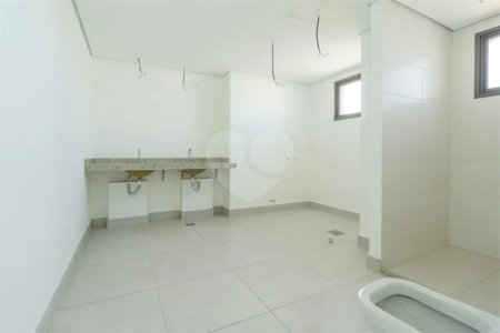 Apartamento à venda com 4 quartos, sendo 3 suítes, em Campo Belo, São Paulo, SP