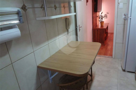 Apartamento no Condomínio Residencial Ipê I .