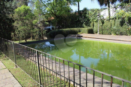 Casa Térrea à venda ou para alugar com 6 suítes em Vila Tramontano, São Paulo, SP