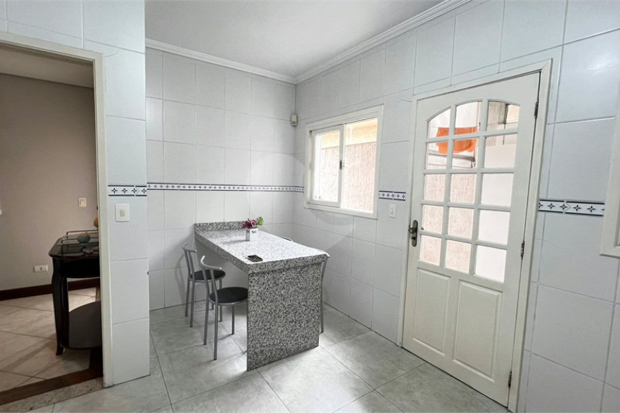 Casa à venda com 3 quartos, sendo 1 suíte, no condomínio Villagio Tramway, São Paulo - SP