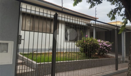 Casa Térrea à venda com 3 quartos no Centro, Araraquara, SP
