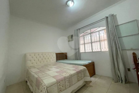 Casa à venda com 4 quartos em Santa Cruz, Rio de Janeiro, RJ