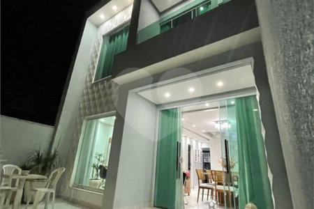 Casa à venda com 4 quartos, sendo 1 suíte, em Campo Grande, Rio de Janeiro, RJ