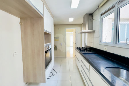 Apartamento à venda com 3 quartos, sendo 4 suítes,  no Centro, São Bernardo do Campo, SP
