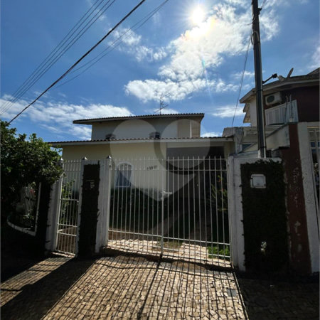 Sobrado à venda com 4 quartos, sendo 2 suítes,  em Parque Nova Suíça, Valinhos, SP