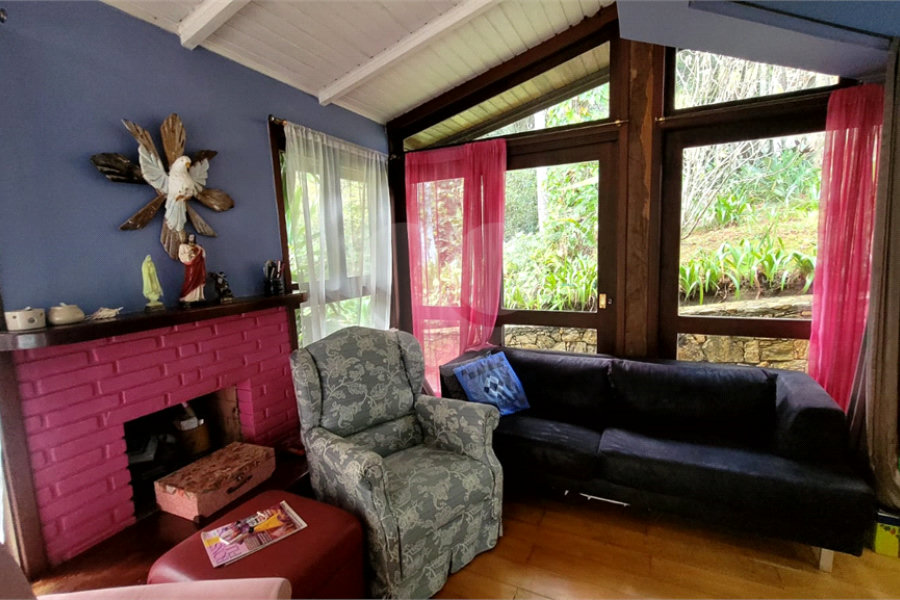 Casa à venda ou para alugar com 4 quartos, sendo 3 suítes, no condomínio Associação Reserva das Hortênsias, Mairiporã - SP