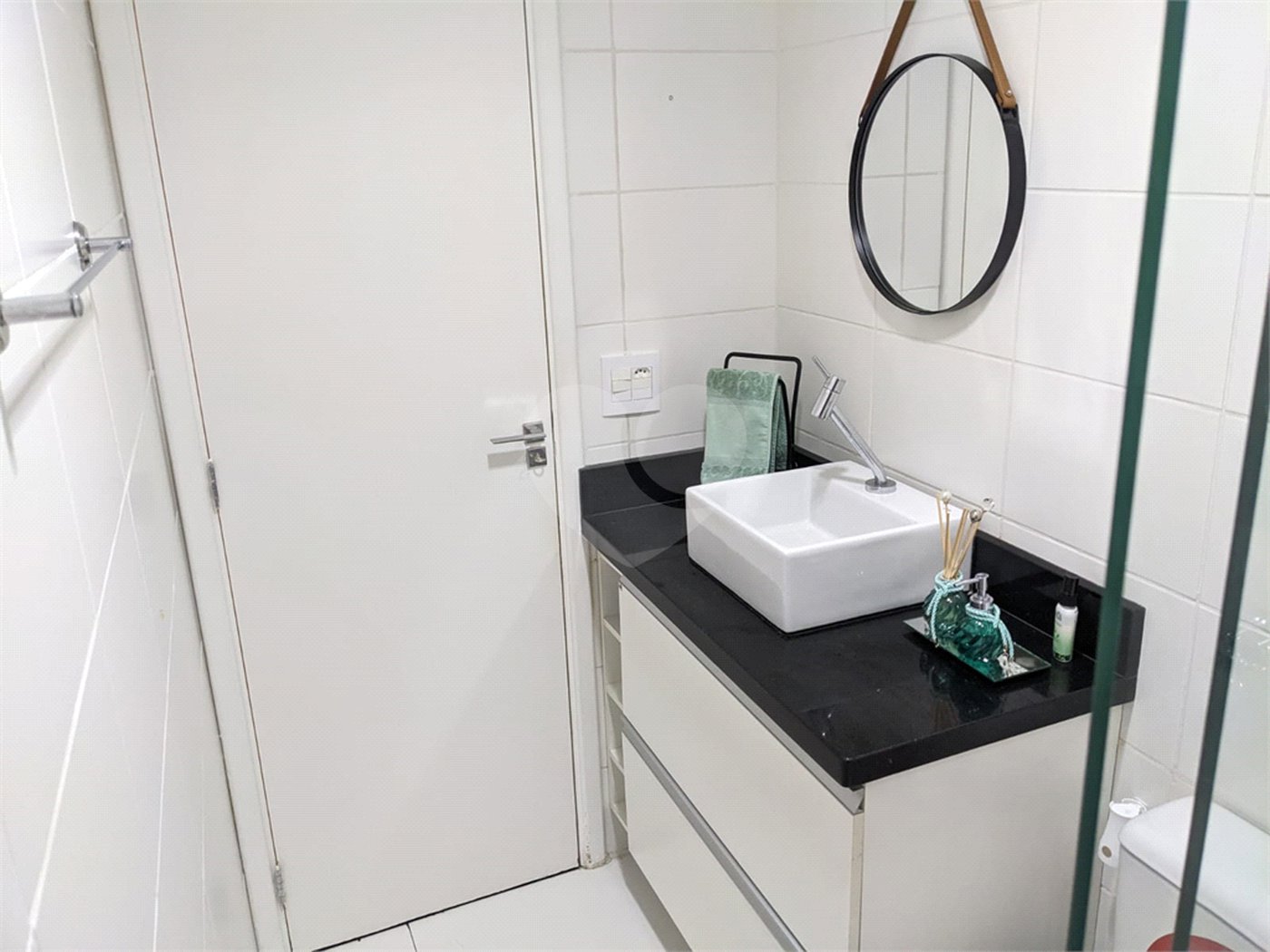 Apartamento à venda com 2 quartos, sendo 1 suíte,  em Jardim Rosa de Franca, Guarulhos, SP