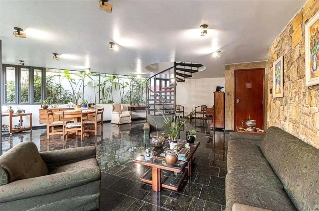 Casa à venda com 4 suítes em Jardim Vitória Régia, São Paulo, SP