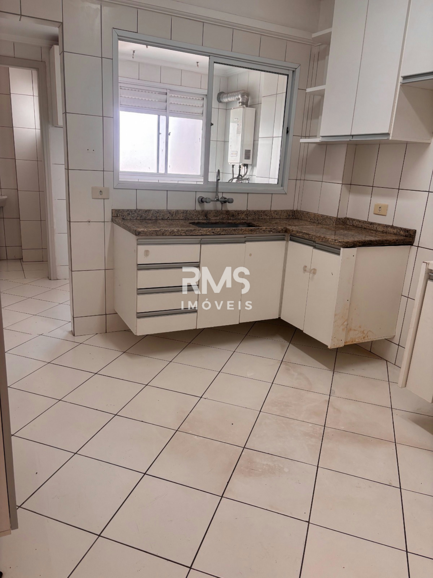 Apartamento à venda ou para alugar com 3 quartos, sendo 1 suíte,  em Vila São José, Itu, SP