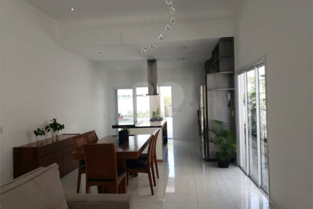 Casa à venda com 3 suítes no condomínio Residencial Veredas, Mogi das Cruzes - SP