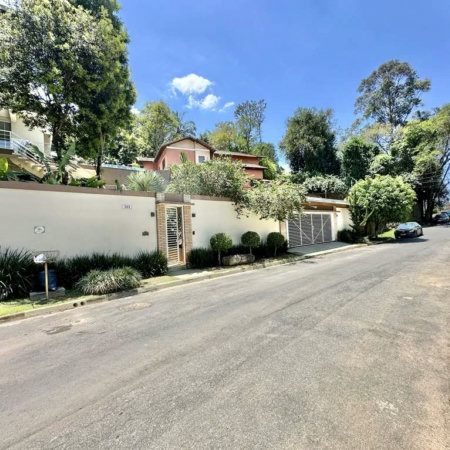 Casa à venda com 4 quartos, sendo 3 suítes,  no condomínio Vilarejo, Carapicuíba - SP