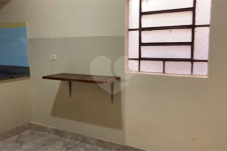 Casa à venda com 3 quartos, sendo 1 suíte,  no Centro, Salto, SP