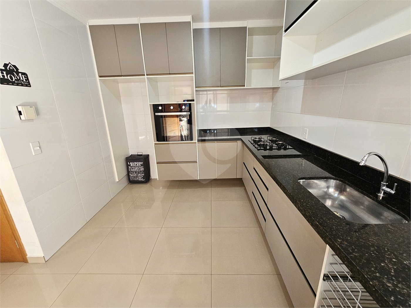 Sobrado à venda com 3 quartos, sendo 1 suíte,  em Vila Nivi, São Paulo, SP