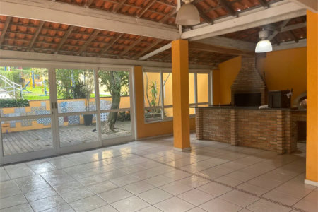 Casa à venda com 3 quartos, sendo 1 suíte, no condomínio Vilagio Viccino, São Paulo - SP