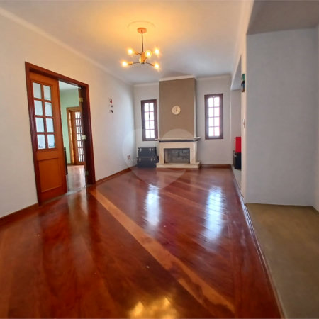 Casa à venda com 5 quartos, sendo 3 suítes, em Vila Santista, Atibaia, SP