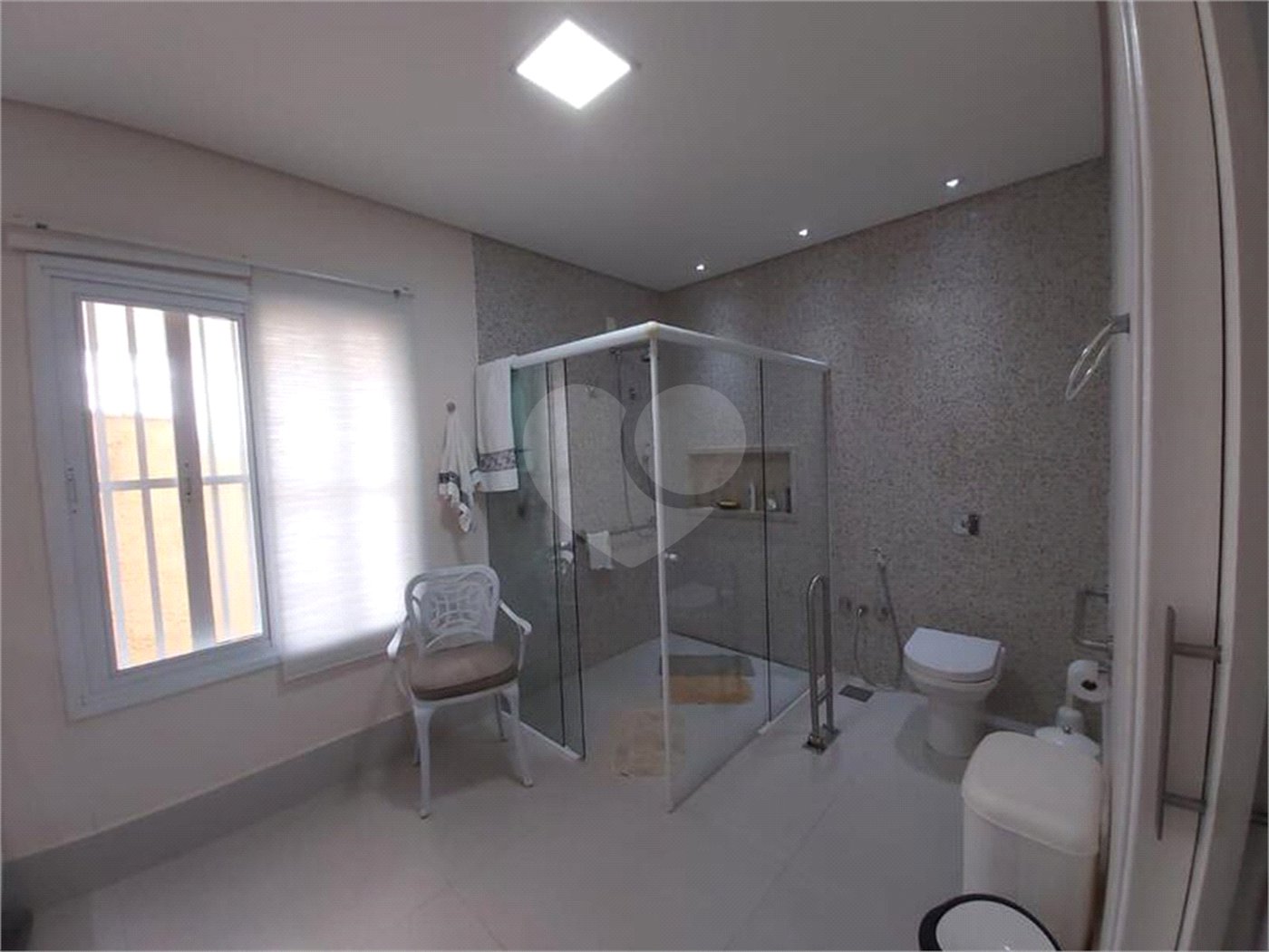 Casa à venda com 4 suítes no condomínio Aldeia da Serrinha, Sorocaba - SP