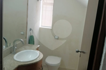 Sobrado à venda com 4 quartos, sendo 2 suítes, em Interlagos, São Paulo, SP