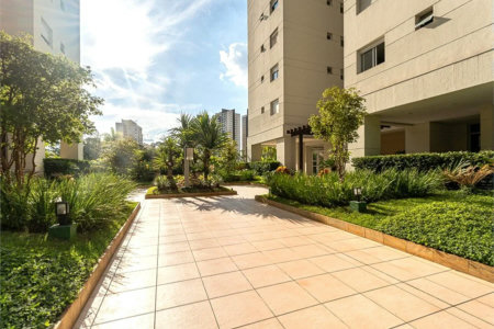 Apartamento à venda com 3 quartos, sendo 1 suíte, em Vila Andrade, São Paulo, SP