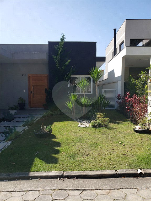 Casa à venda com 3 suítes no condomínio Residencial Veredas, Mogi das Cruzes - SP