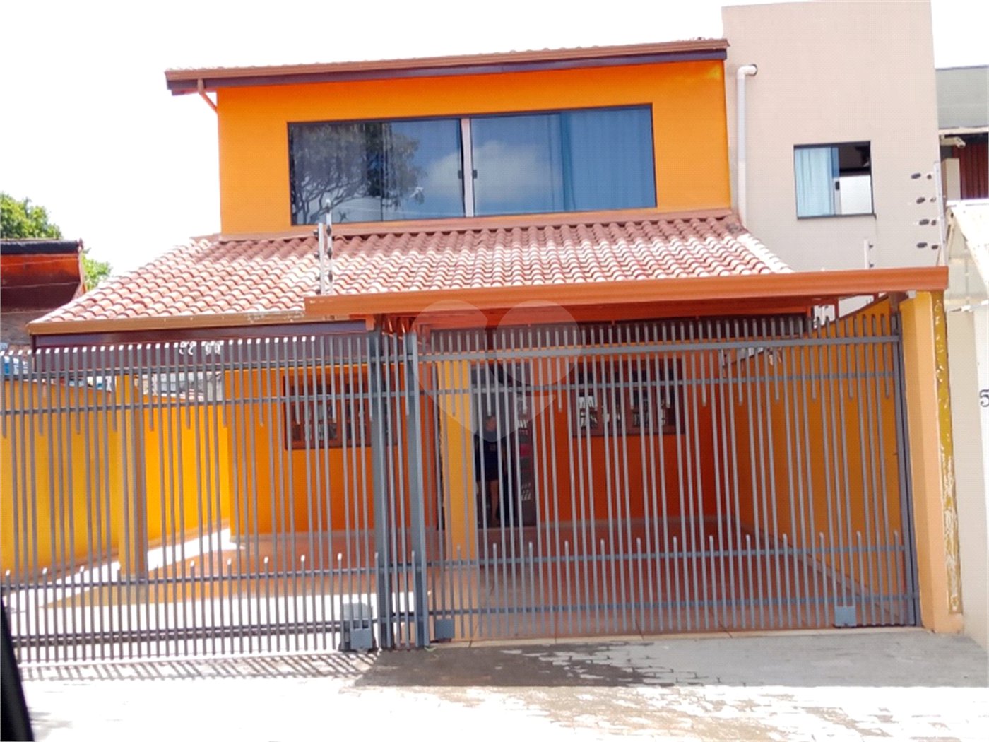 Sobrado à venda com 4 quartos, sendo 1 suíte, em Wanel Ville, Sorocaba, SP