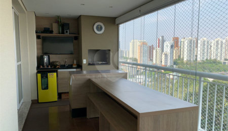 Apartamento à venda com 4 quartos, sendo 3 suítes,  em Vila Andrade, São Paulo, SP