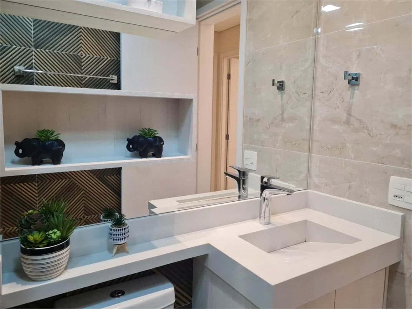 Apartamento à venda com 3 quartos, sendo 1 suíte, em Vila Anastácio, São Paulo, SP