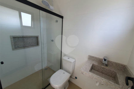 Casa à venda com 3 suítes no condomínio Via Castelli, Louveira - SP