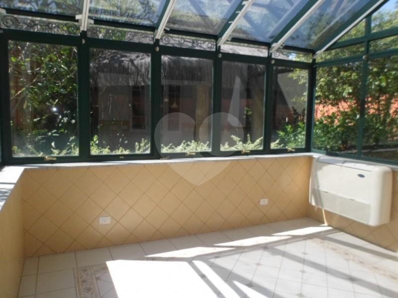 Casa à venda com 4 suítes no condomínio Jardim das Azaléias, São Paulo - SP