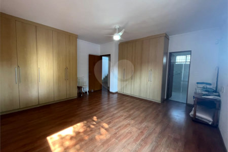 Sobrado à venda com 4 quartos, sendo 1 suíte,  em Vila Cordeiro, São Paulo, SP