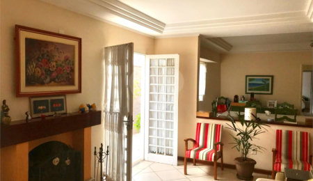 Casa à venda com 4 quartos, sendo 2 suítes,  em Jardim Armênia, Mogi das Cruzes, SP