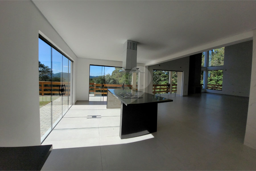 Casa à venda com 4 suítes no condomínio Sausalito, Mairiporã - SP
