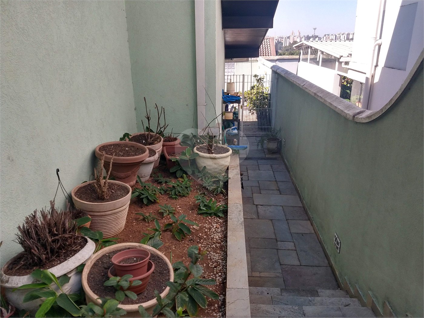 Sobrado à venda com 4 quartos, sendo 1 suíte,  em Parque dos Príncipes, São Paulo, SP
