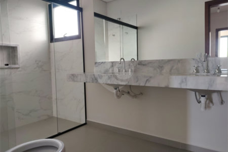 Casa à venda com 3 suítes no condomínio Santa Isabel I, Louveira - SP