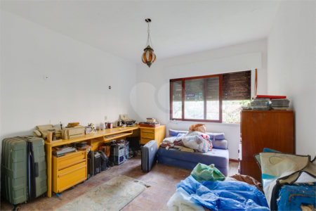 Casa à venda com 4 quartos, sendo 2 suítes, em Alto da Boa Vista, São Paulo, SP