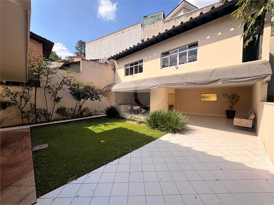 Sobrado à venda com 4 quartos, sendo 3 suítes,  em Jardim São Bento, São Paulo, SP