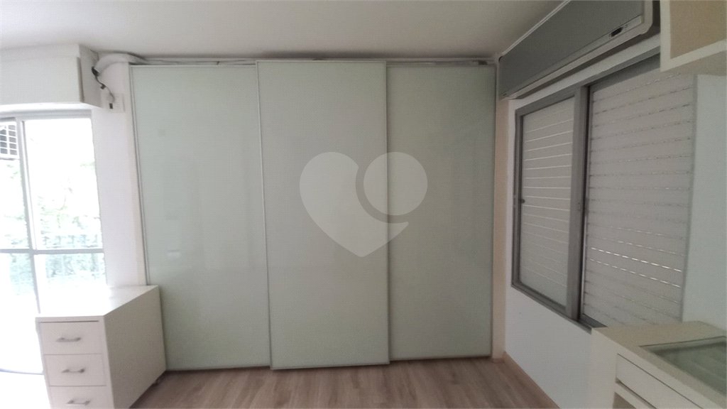 Apartamento à venda com 3 quartos, sendo 1 suíte,  em Vila Andrade, São Paulo, SP