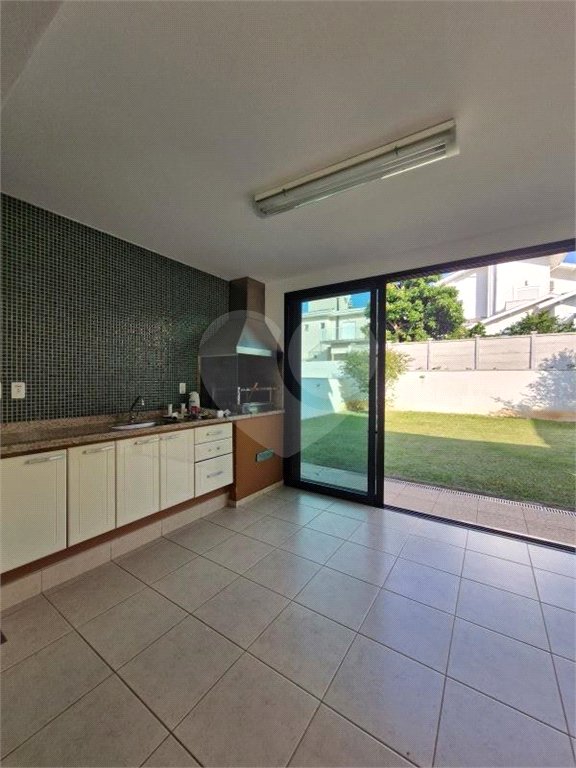 Casa à venda ou para alugar com 3 quartos, sendo 1 suíte, no condomínio Recanto dos Paturis, Vinhedo - SP