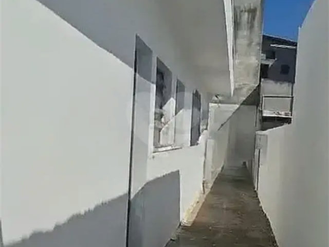 Sobrado à venda com 2 quartos em Vila Zat, São Paulo, SP