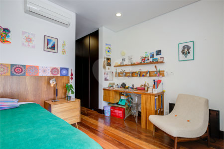 Casa à venda com 3 suítes em Alto da Boa Vista, São Paulo, SP