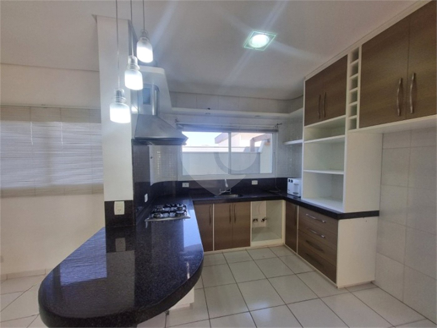 Casa à venda com 3 suítes no condomínio Residencial Terras de Vinhedo, Vinhedo - SP