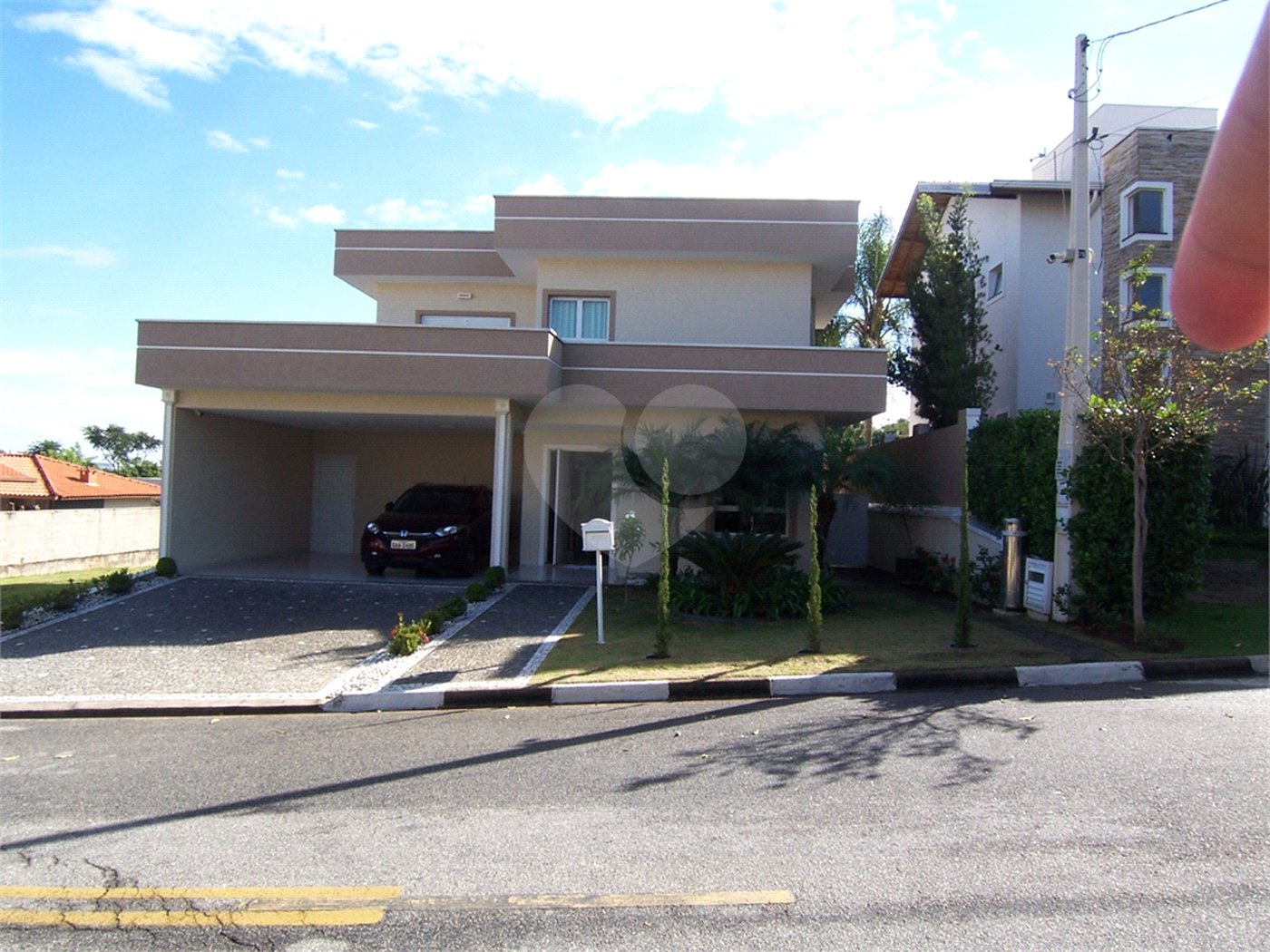 Casa à venda com 3 suítes no condomínio Residencial Recanto dos Paturis, Vinhedo - SP
