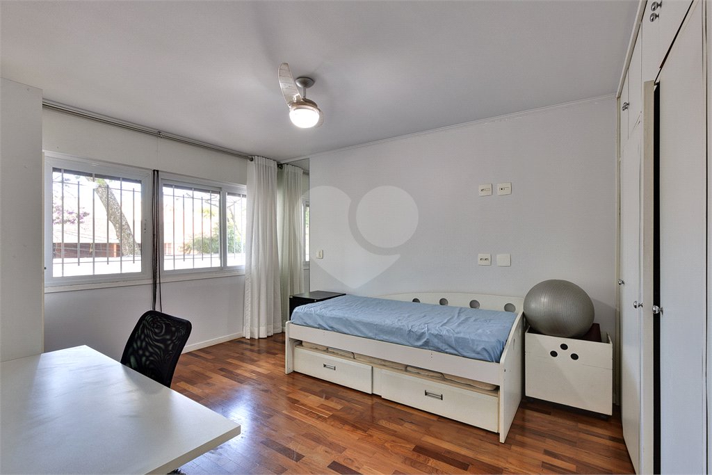 Casa à venda com 4 suítes em Jardim Cordeiro, São Paulo, SP
