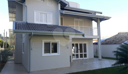 Sobrado à venda com 3 quartos, sendo 1 suíte, em Condomínio Residencial Terras do Caribe, Valinhos, SP