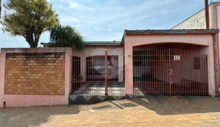 Casa à venda com 3 quartos, sendo 1 suíte, no Centro, Itapetininga, SP