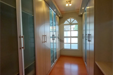 Casa à venda com 5 quartos, sendo 3 suítes, no condomínio Vinhas da Vista Alegre - Lado Sede, Vinhedo - SP