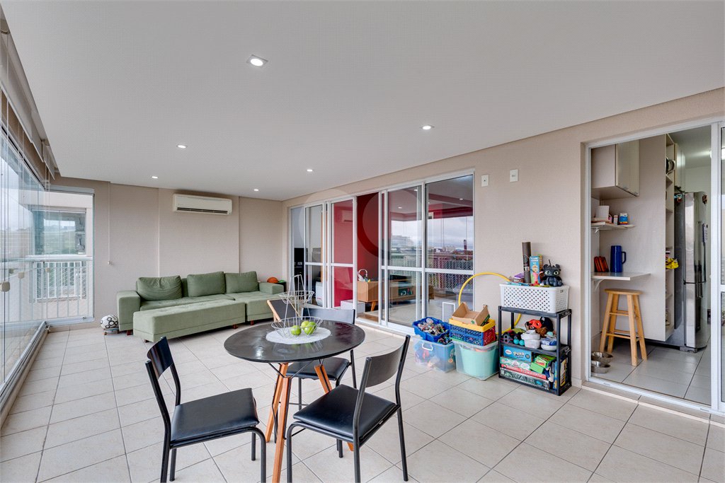 Apartamento à venda com 4 quartos, sendo 2 suítes, em Santo Amaro, São Paulo, SP